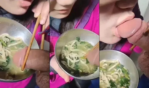 Độc lạ em ăn mì còn lấy cu anh chấm nước súp để mút